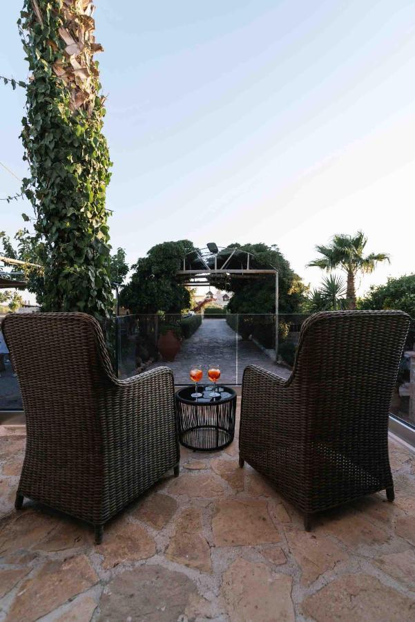 Villa Repsimia With Private Jacuzzi คอคคิโนส เปียร์โกส ภายนอก รูปภาพ