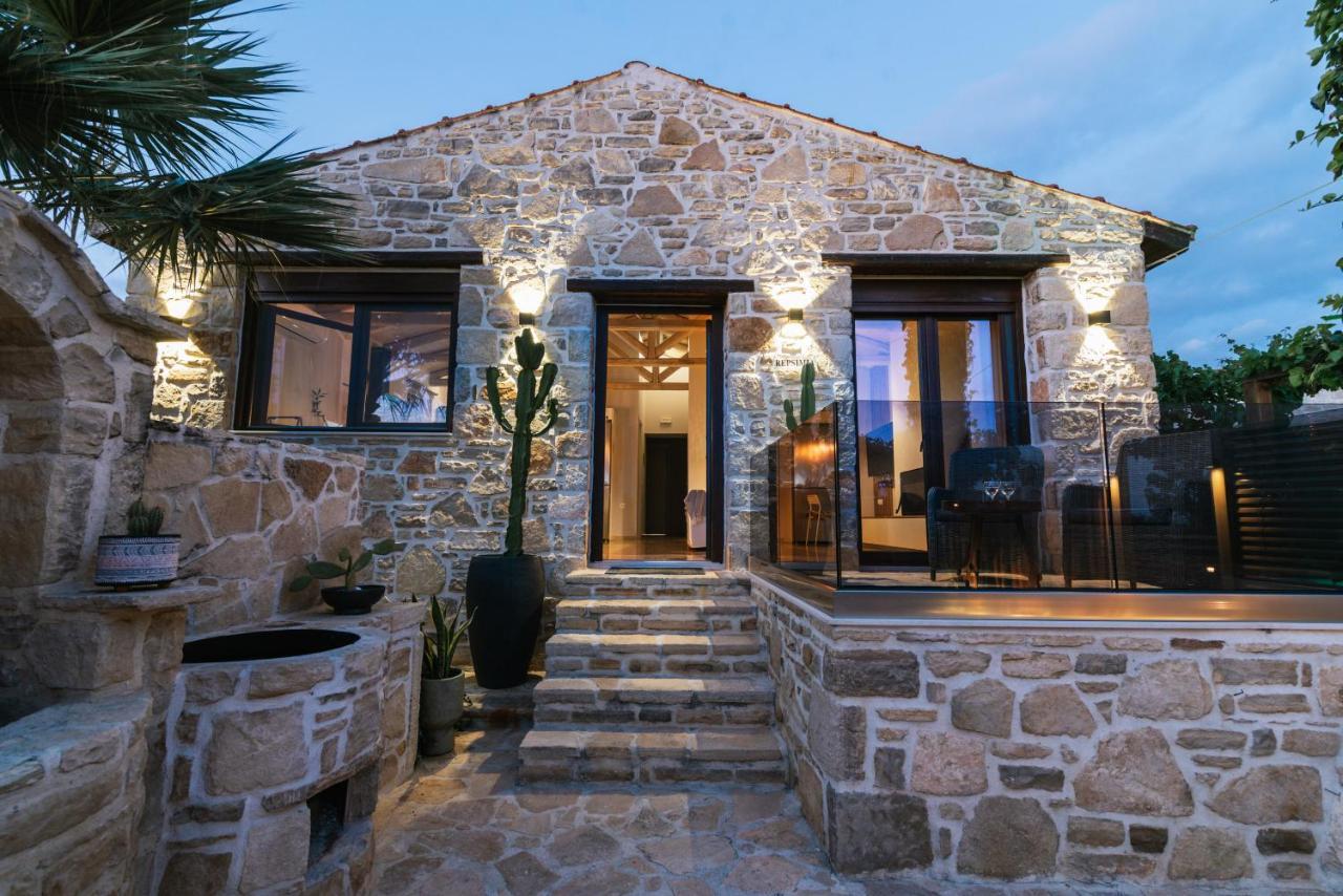Villa Repsimia With Private Jacuzzi คอคคิโนส เปียร์โกส ภายนอก รูปภาพ