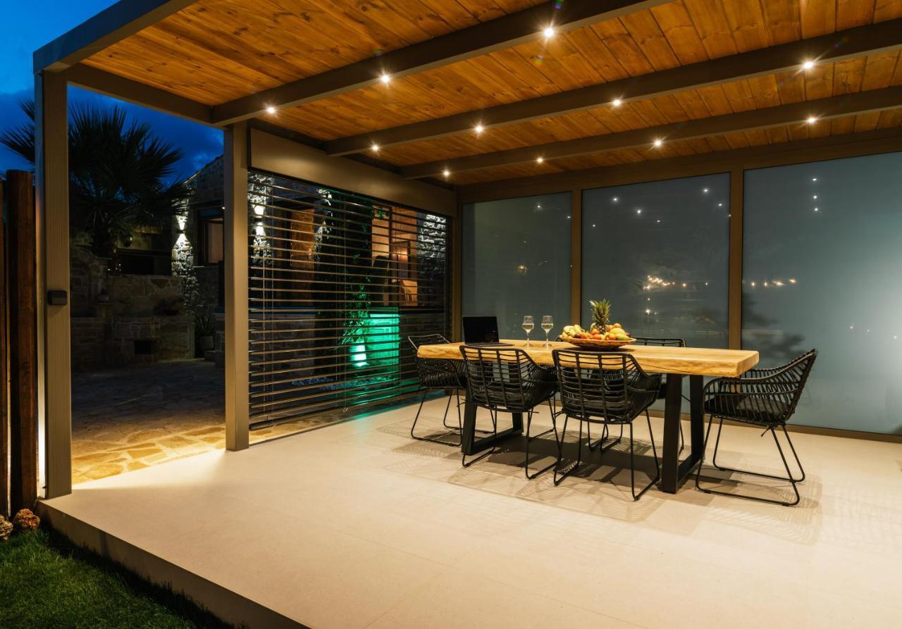 Villa Repsimia With Private Jacuzzi คอคคิโนส เปียร์โกส ภายนอก รูปภาพ